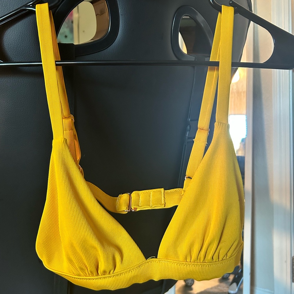 Bikini top
